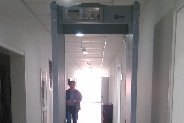 國家電網(wǎng)銀川供電局采用HI-PE型號進口安檢門[圖文]