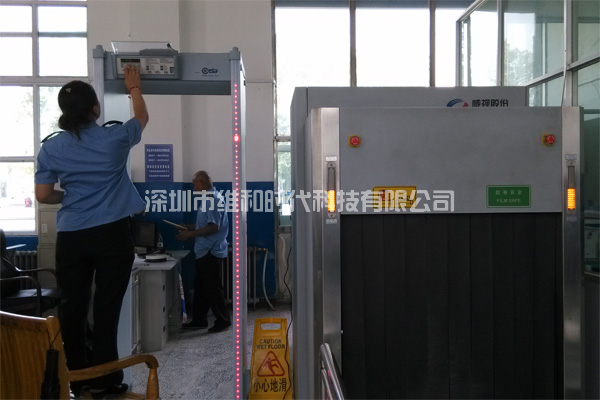 新疆烏魯木齊鐵路局8家火車(chē)站采用維和時(shí)代供應(yīng)HI-PE進(jìn)口安檢門(mén)[圖文]