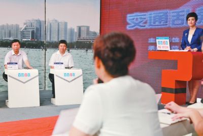 汽車(chē)站安檢形同虛設(shè)局長(zhǎng)表慚愧(圖)